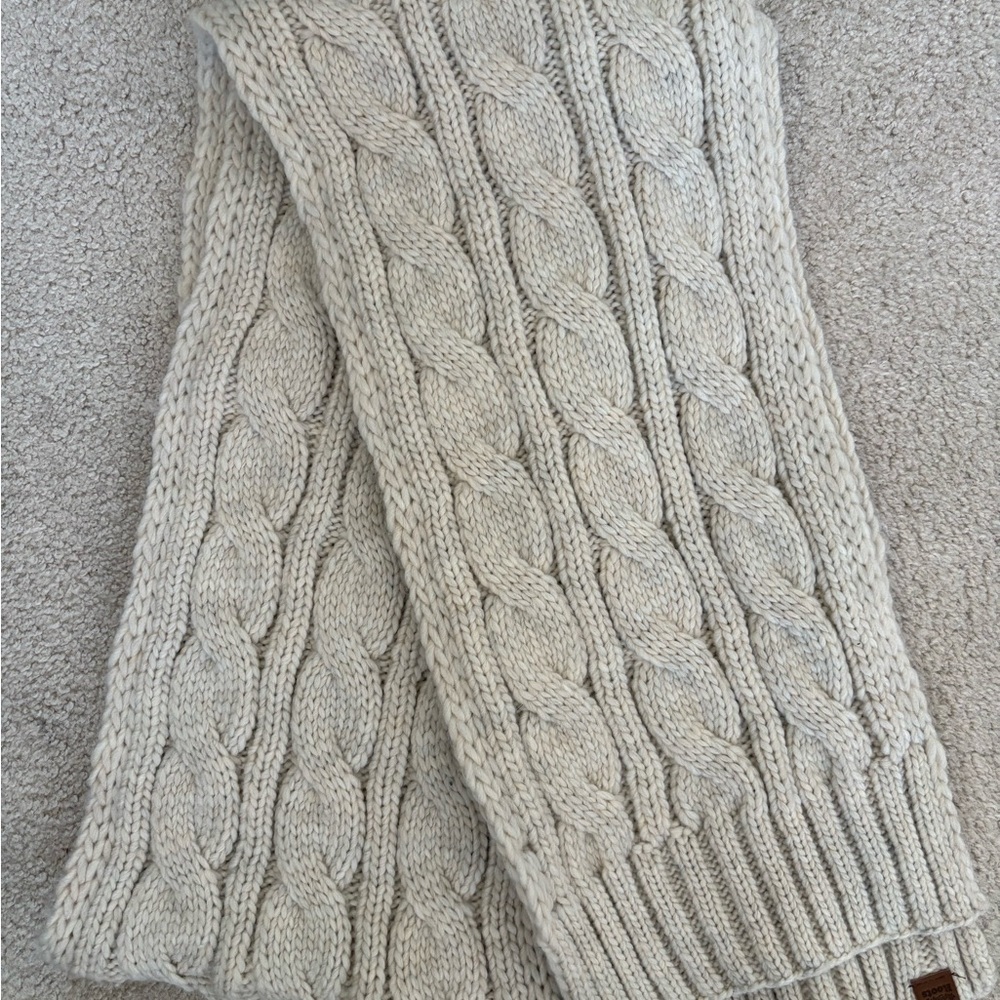 Roots Chunky Cable Knit Scarf in Oatmeal